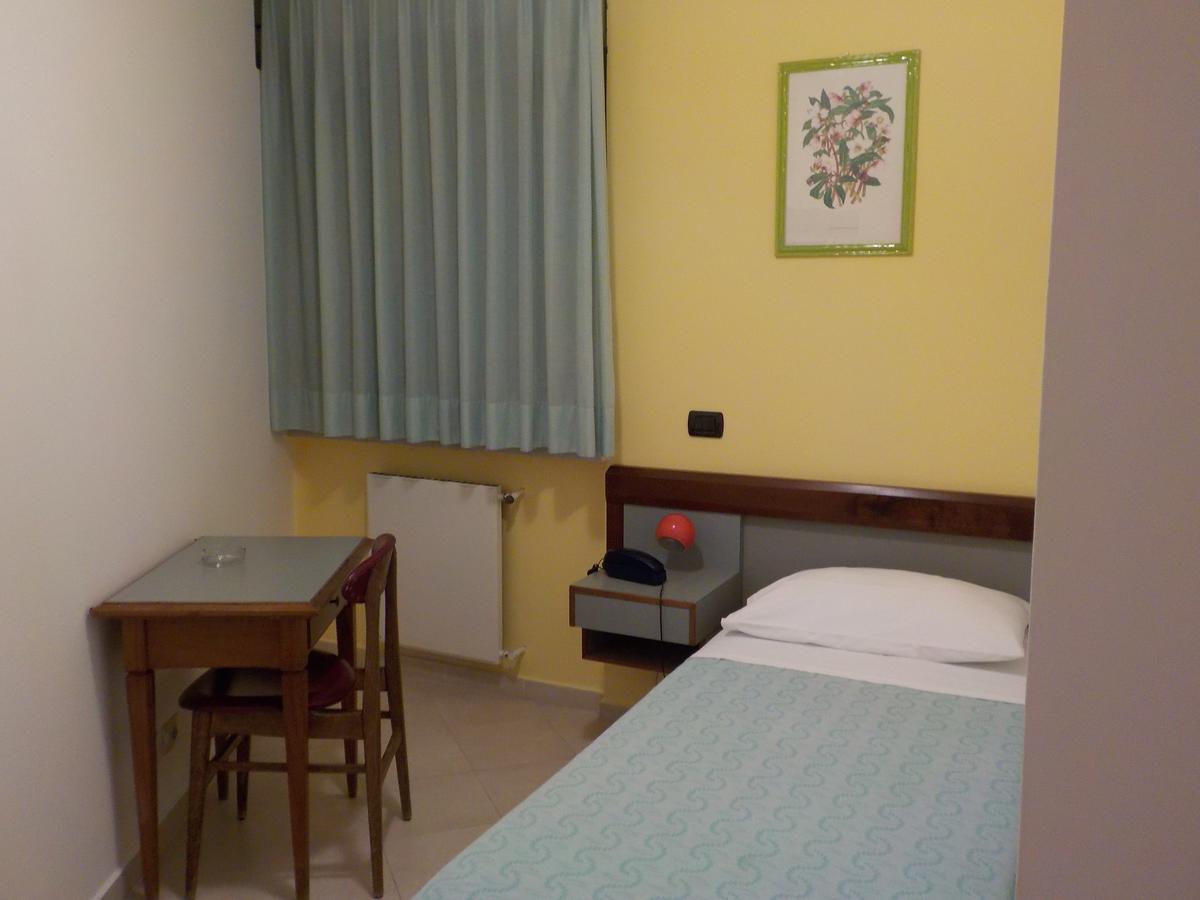Hotel Le Pleiadi San Felice Circeo Exterior foto